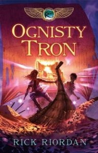 Kroniki rodu Kane (tom 2) Ognisty tron
